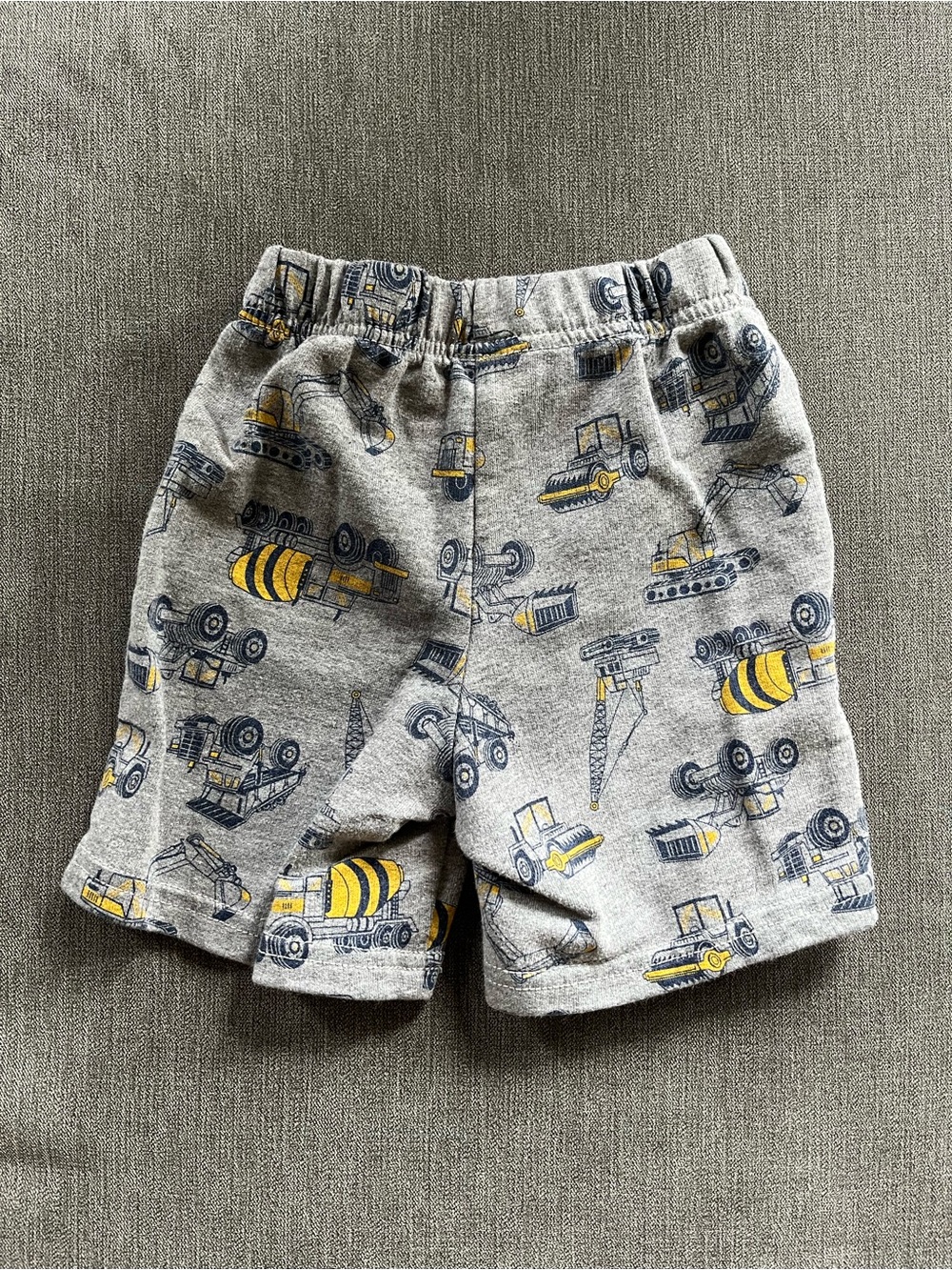 Mixed Brand Toddler Boy’s 2T T-Shirt and Shorts Bundle - Picture 12 of 13